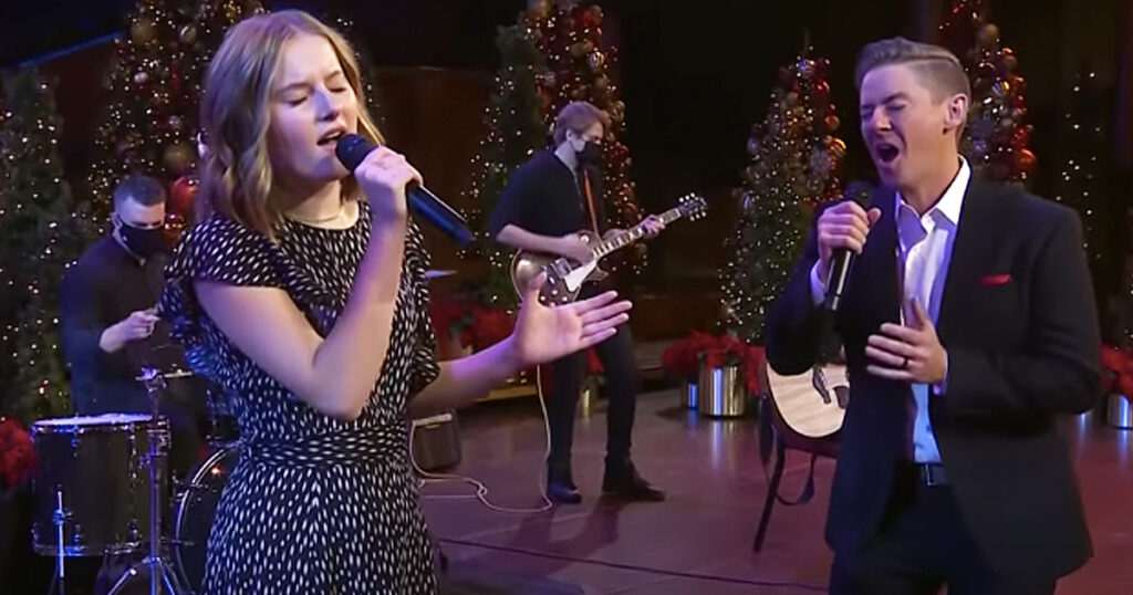 Daddy Daughter Duet Mat And Savanna Shaw O Come All Ye Faithful