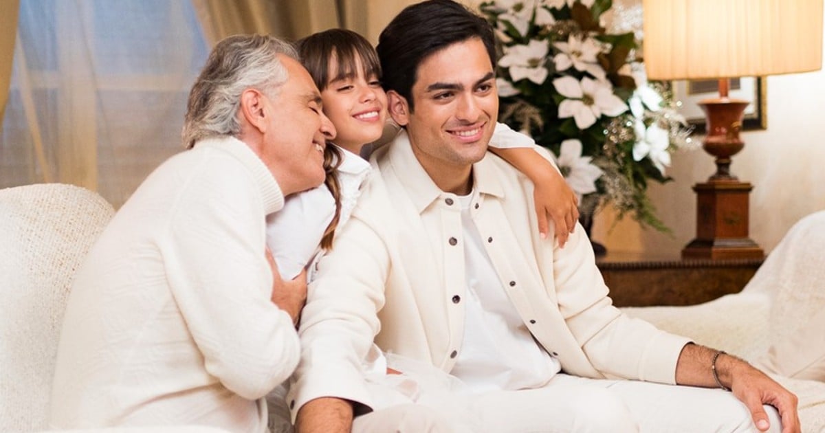 Andrea Bocelli with son Matteo and daughter Virginia chat and sing The  Greatest Gift - 14th Nov 2022 