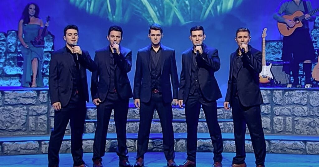 The Men of Celtic Thunder Captivate with a Remarkable Rendition of 'An ...