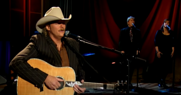 Alan Jackson Sings Powerful Rendition of 'How Great Thou Art'