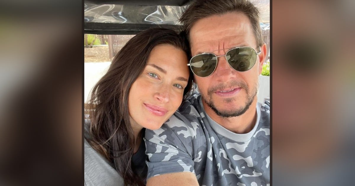 mark wahlberg and his wife